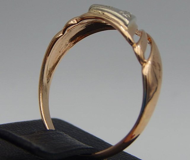 Кольцо из красного и белого золота с цирконием (32440503)  4