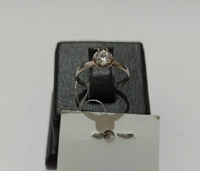 Серебряное кольцо с цирконием (30515361) 1