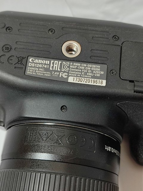 Фотоаппарат Canon EOS 2000D 5