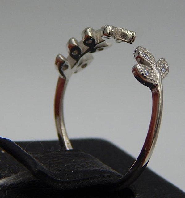Серебряное кольцо с цирконием (30520439) 2