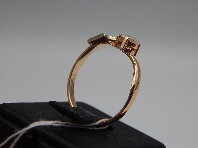 Кольцо из красного и белого золота с цирконием (29802692) 4