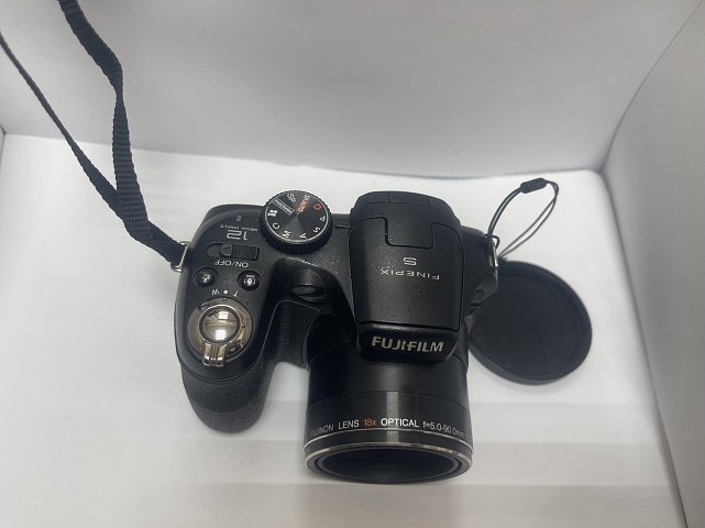 Фотоапарат Fujifilm FinePix S1600 1