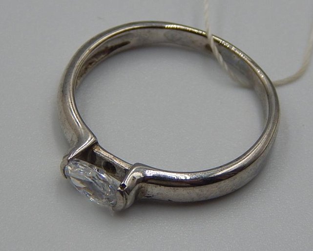 Серебряное кольцо с цирконием (31647235) 2
