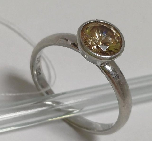 Серебряное кольцо с цирконием (33764885) 0