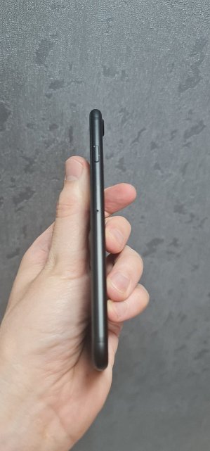 Apple iPhone 7 32Gb Black (MN8X2)  1