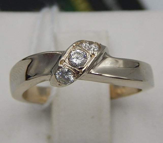 Кольцо из белого золота с бриллиантом (-ми) (30718694) 0