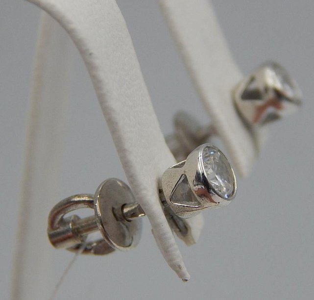 Срібні сережки з цирконієм (28353812) 1