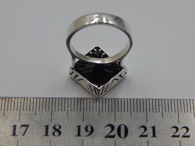 Серебряное кольцо с цирконием (30614863) 3