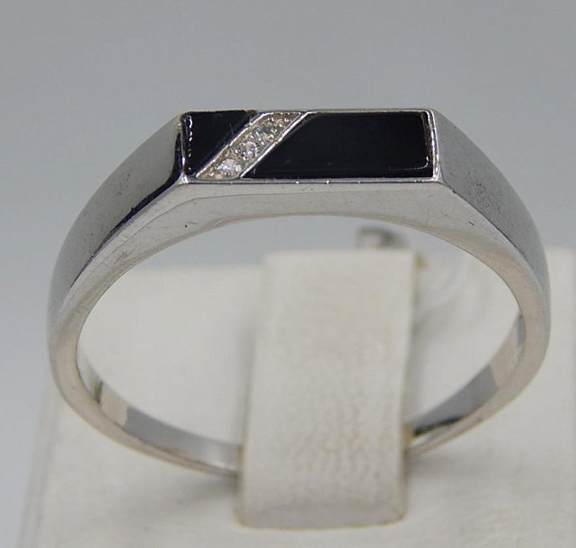 Серебряный перстень с ониксом и цирконием (29358035) 0