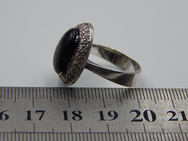 Серебряное кольцо с ониксом и цирконием (32417946) 3