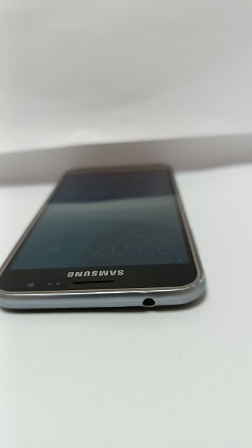 Samsung Galaxy J3 2016 Black (SM-J320HZKD) 1/8Gb 2