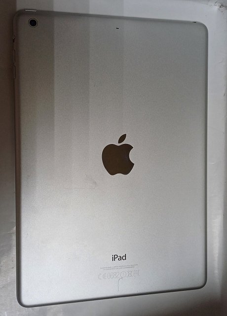 Планшет Apple iPad Air Wi-Fi 16GB 2
