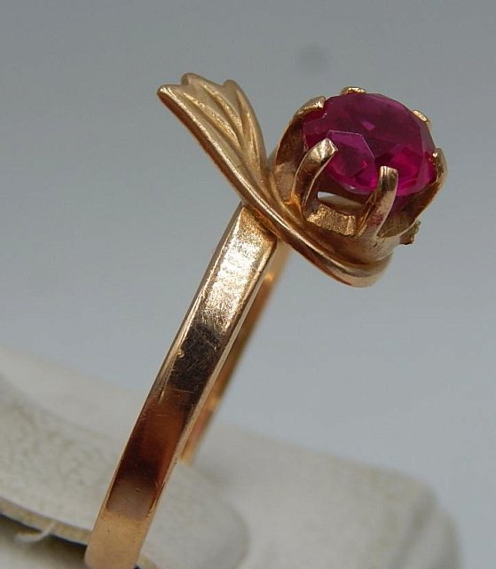 Кольцо из красного золота с корундом (30051570)  1