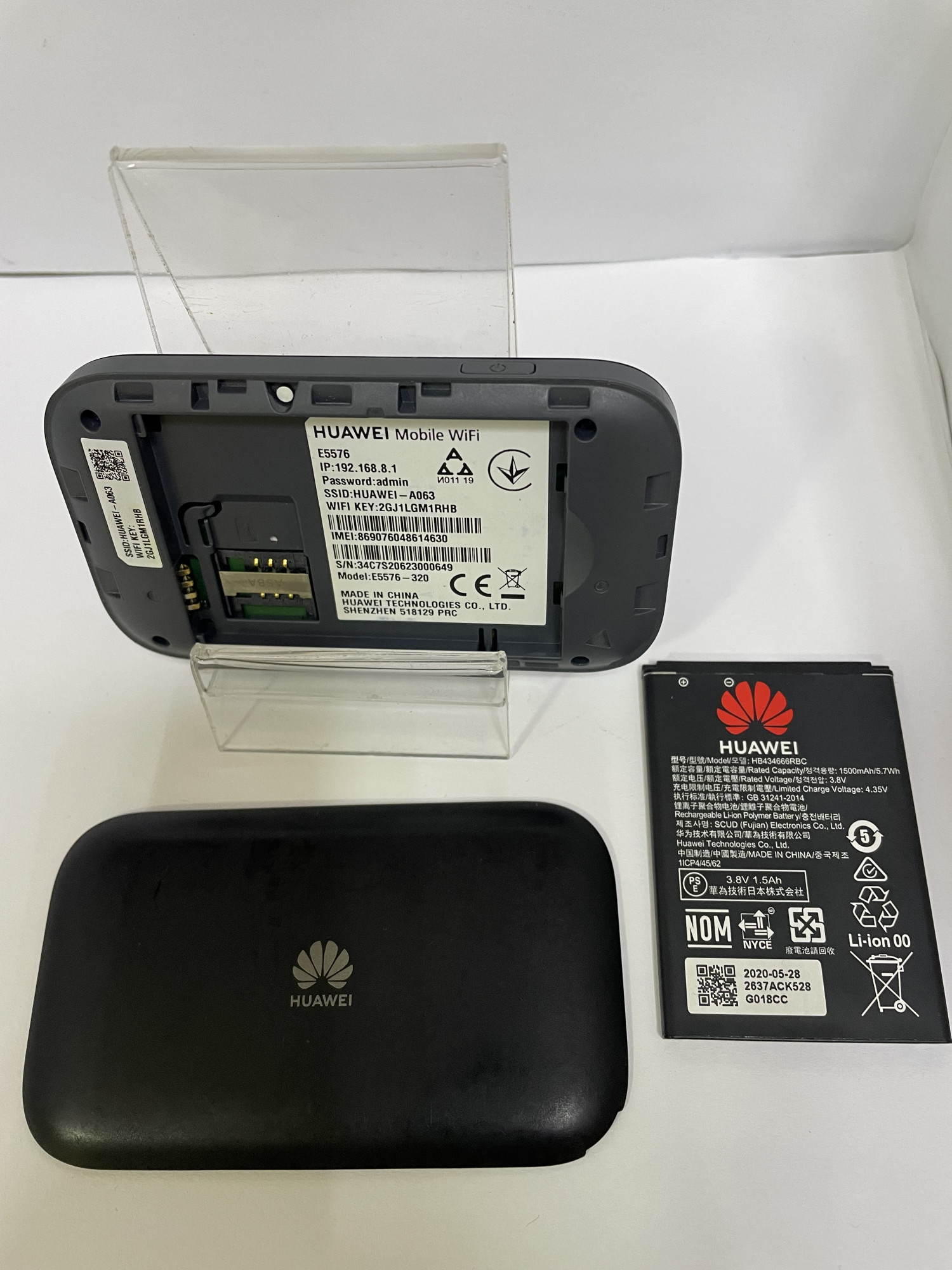 Модем 3G/4G + Wi-Fi роутер Huawei E5576-320 1