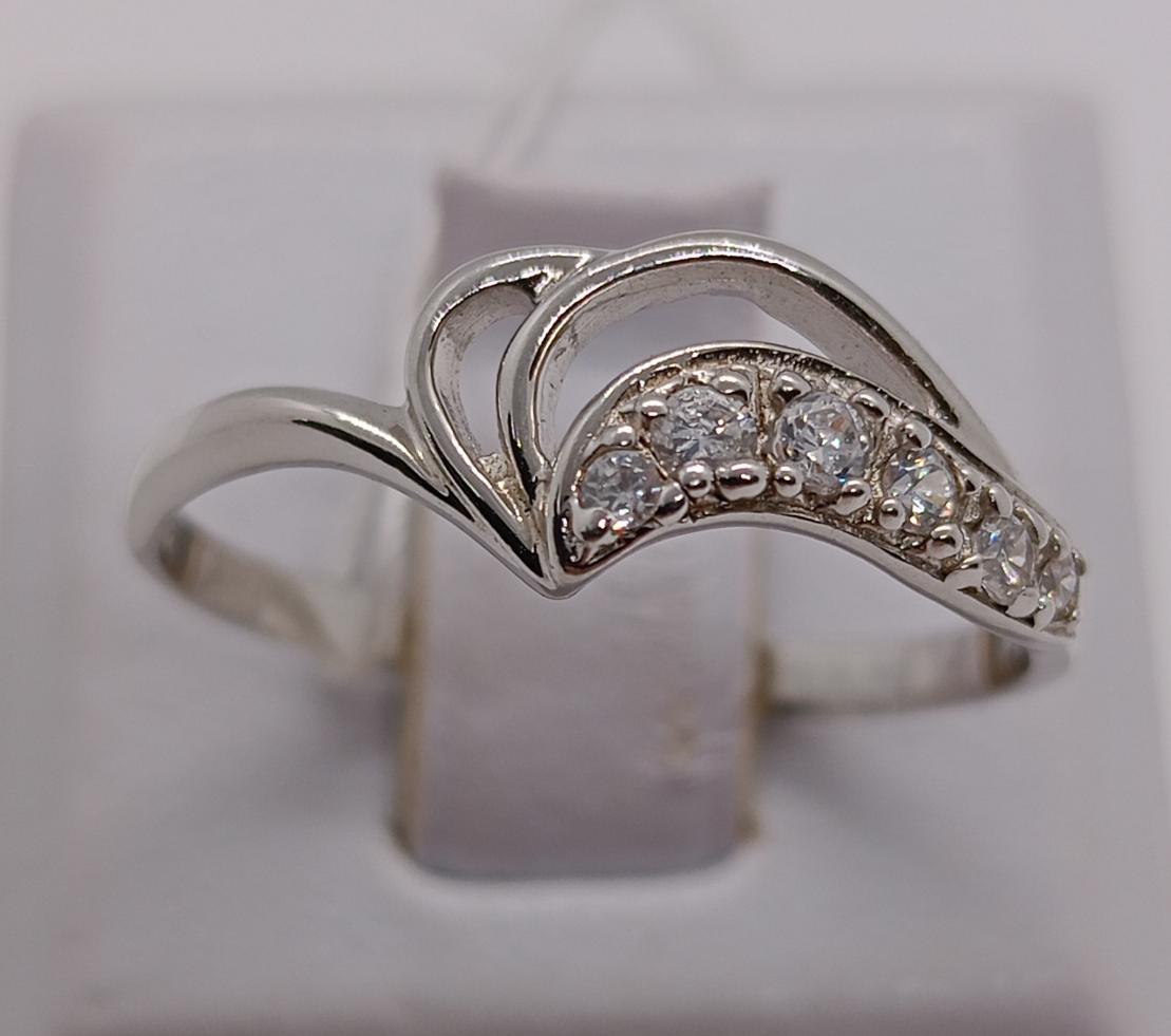 Серебряное кольцо с цирконием (33777530) 0