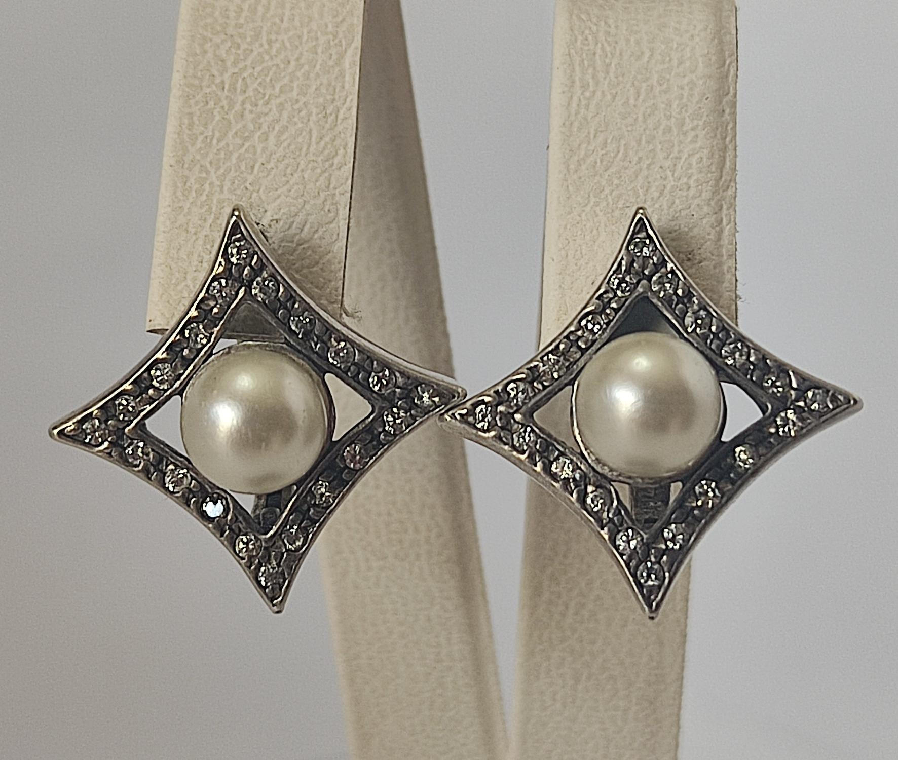 Срібні сережки з перлами та цирконієм (33770268) 0