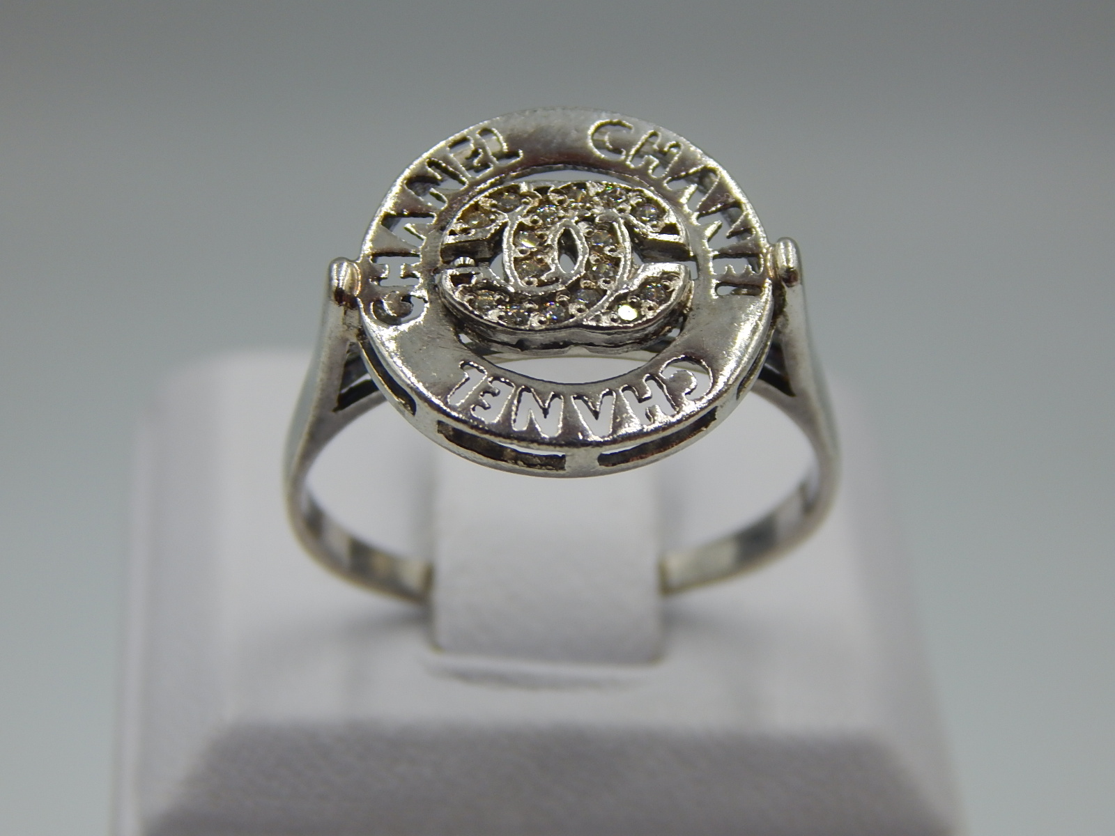 Серебряное кольцо с цирконием (33751981) 1