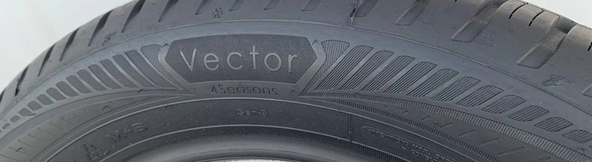 Всесезонные шины 205/55 R16 Goodyear Vector 4 Seasons Gen-3 7mm 3