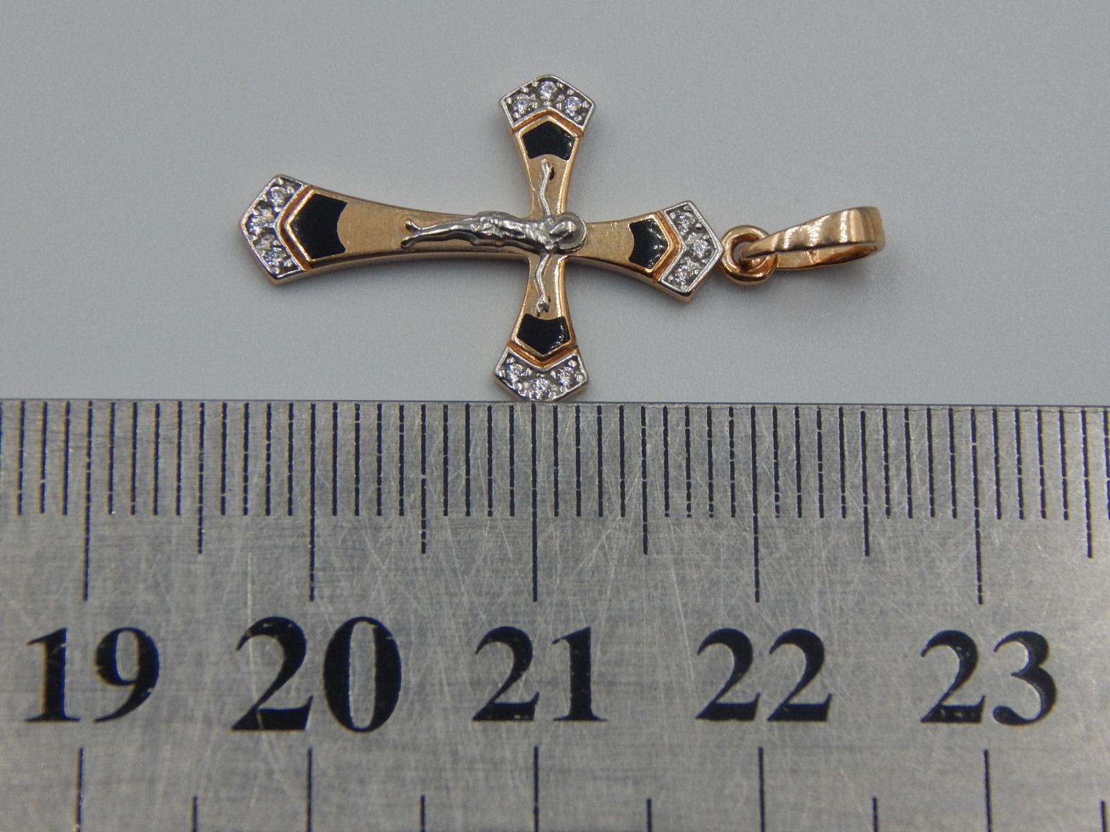 Подвес-крест из красного и белого золота с цирконием и эмалью (33491480) 3