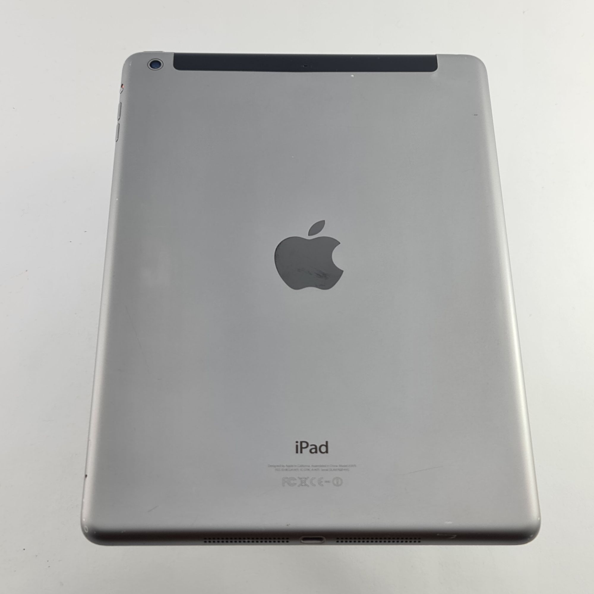 Планшет Apple iPad Air Wi-Fi 4G 64GB MD793 3