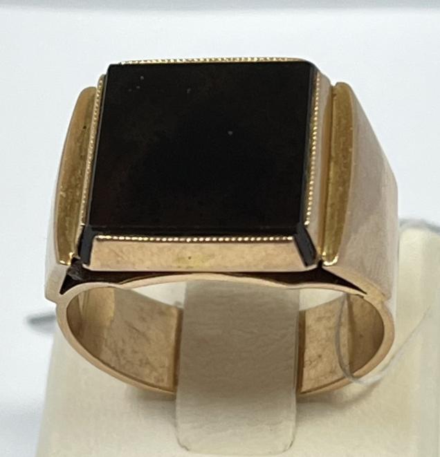 Перстень из красного золота с ониксом (33733495) 0