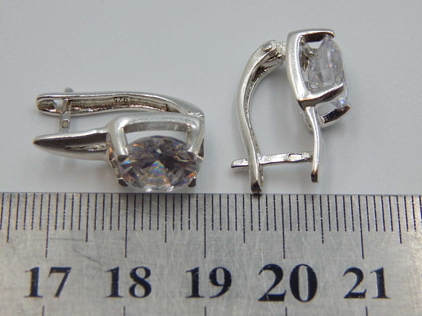 Серебряные серьги с цирконием (32315935) 4
