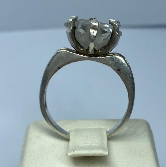 Серебряное кольцо с цирконием (33730581) 1