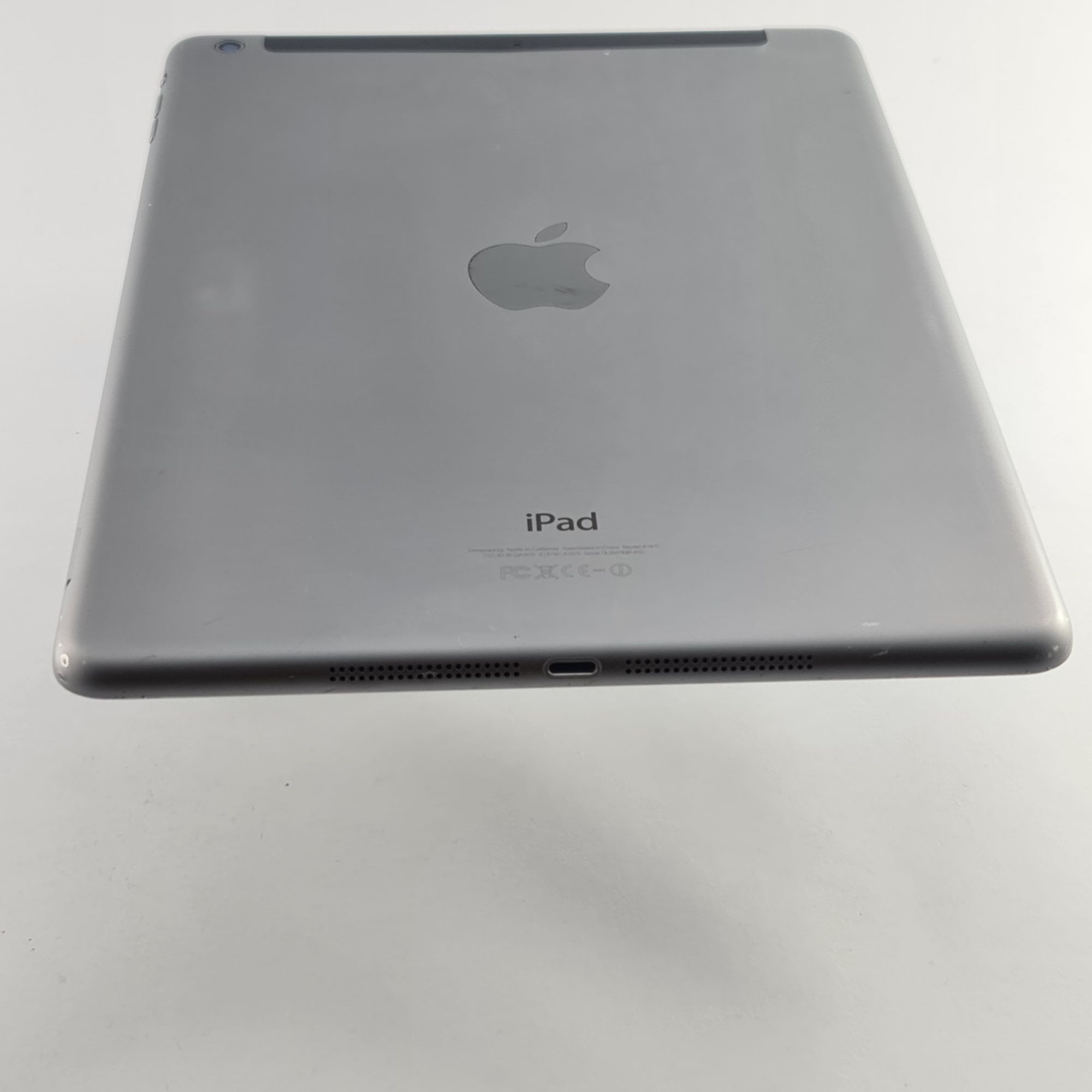 Планшет Apple iPad Air Wi-Fi 4G 64GB MD793 6