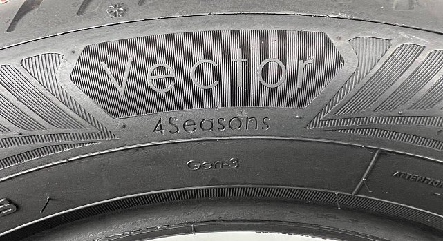 Всесезонные шины 205/55 R16 Goodyear Vector 4 Seasons Gen-3 7mm 8