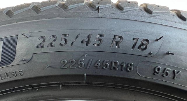 Всесезонні шини 225/45 R18 Michelin CrossClimate 2 6mm 5