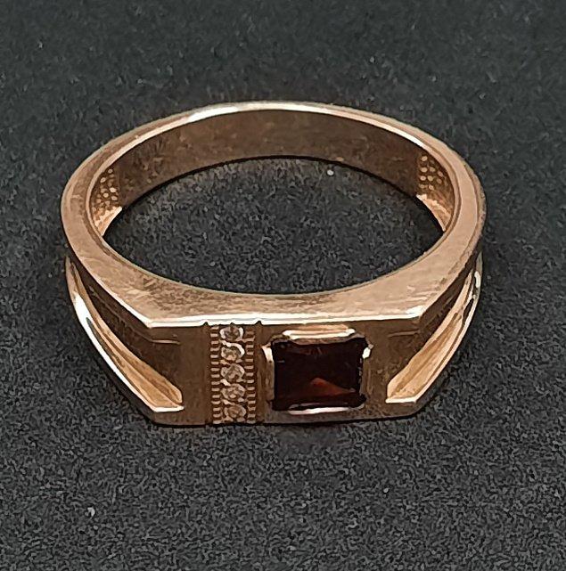Перстень из красного золота с цирконием и гранатом (33747927) 1