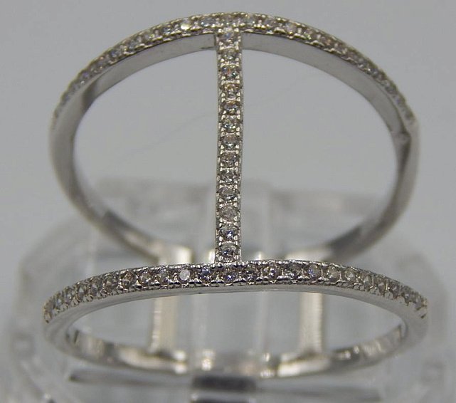 Серебряное кольцо с цирконием (33725421) 0