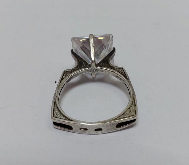Серебряное кольцо с цирконием (33767562) 2