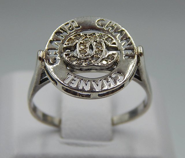 Серебряное кольцо с цирконием (33751981) 0