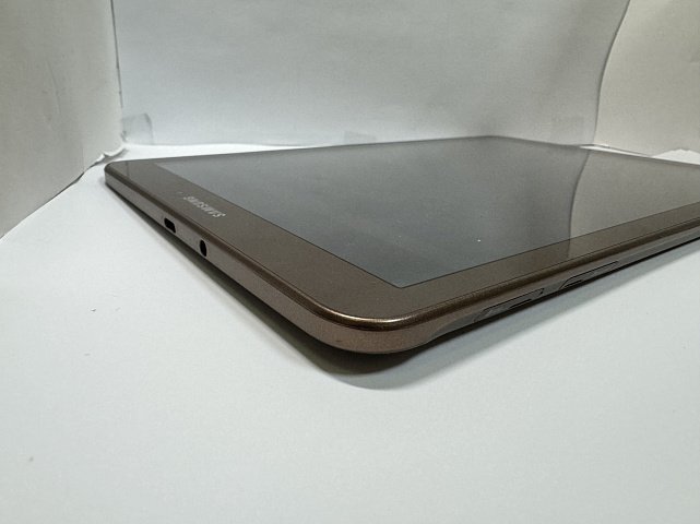 Планшет Samsung Galaxy Tab E 9.6 3G 8Gb (SM-T561NZKA) 1