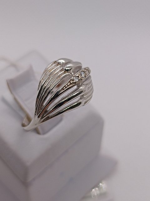 Серебряное кольцо с цирконием (33769577) 1