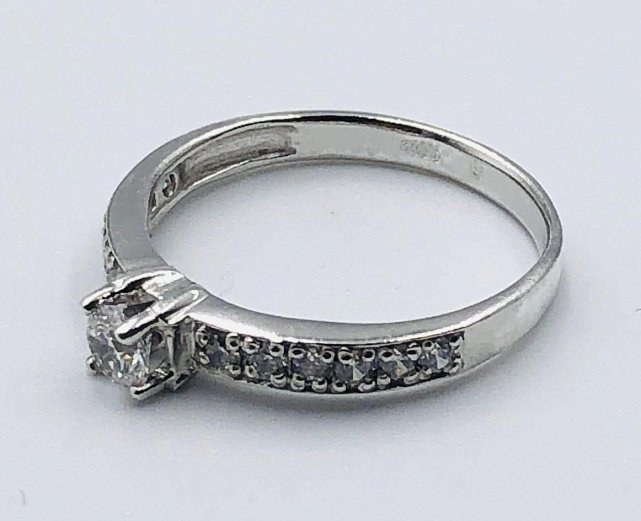Серебряное кольцо с цирконием (33792671) 1